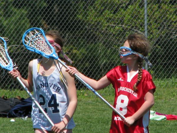 Lacrosse_girls_with_goggles_1